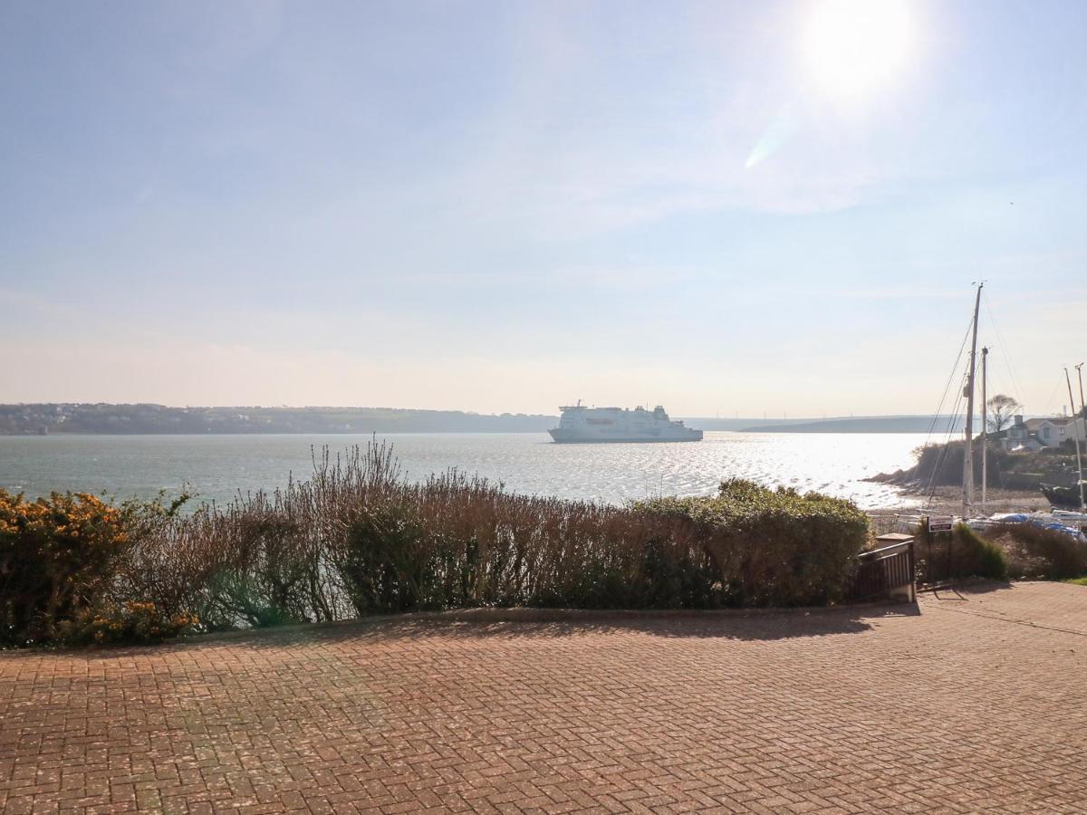 Oakdene Villa Milford Haven Bagian luar foto